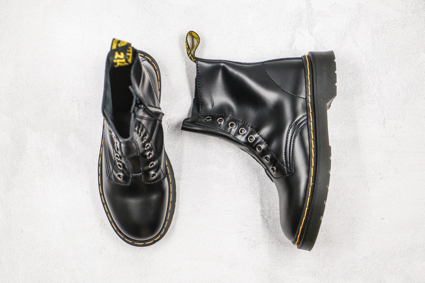 200 无鞋带 拉链 八孔 高帮 黑色 DR 马丁靴Dr.martens 马丁靴