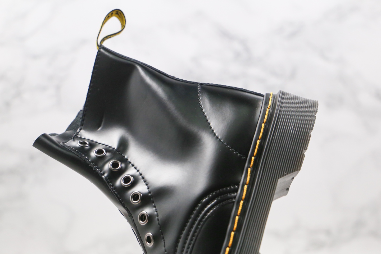 200 无鞋带 拉链 八孔 高帮 黑色 DR 马丁靴Dr.martens 马丁靴