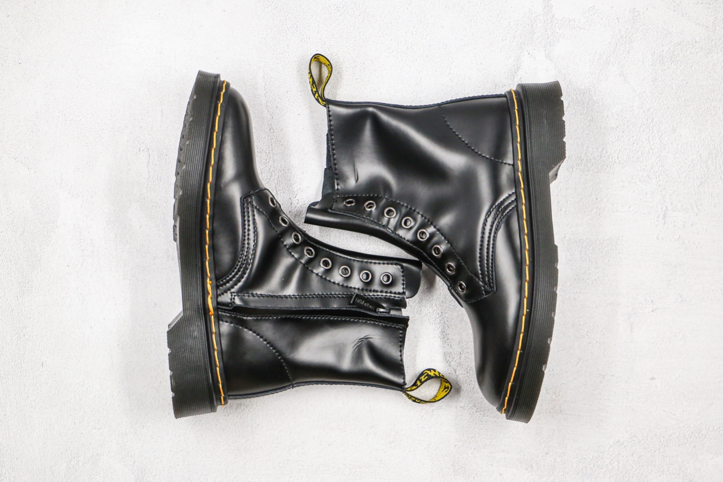 200 无鞋带 拉链 八孔 高帮 黑色 DR 马丁靴Dr.martens 马丁靴