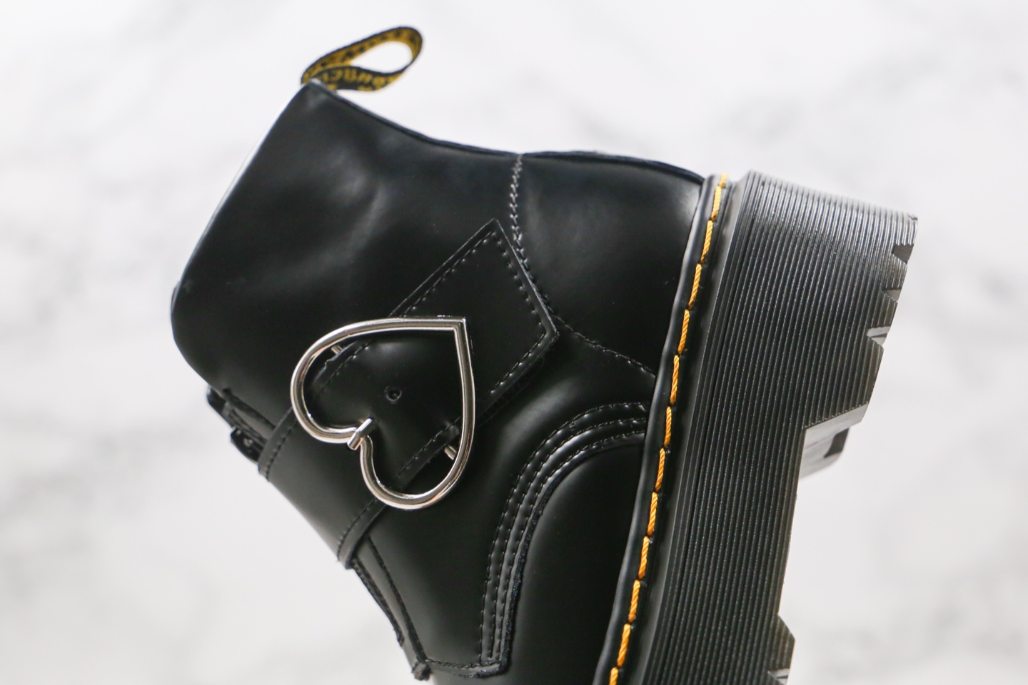 200 爱心扣 魔术贴 拉链 厚底 黑色 高帮 DR 马丁靴Dr.martens 马丁靴