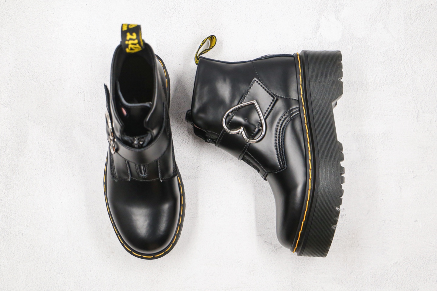 200 爱心扣 魔术贴 拉链 厚底 黑色 高帮 DR 马丁靴Dr.martens 马丁靴