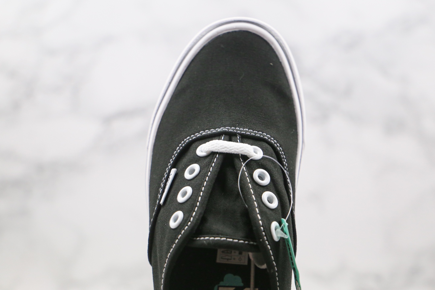 110 万斯VANS  超轻 轻量化 安纳海姆 AUT 黑白色 ComfyCush二代超轻系列Authentic黑白板鞋VN0A3WMAVNE