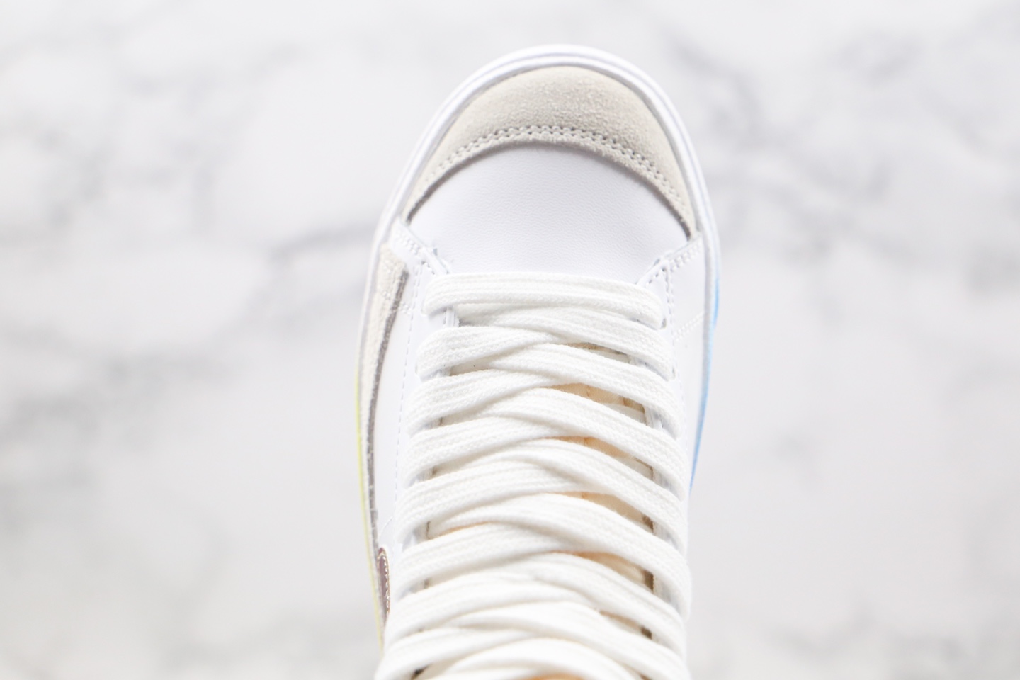 180 夜光 公司级 开拓者 白彩虹 炫彩 新款高帮 Nike Blazer货号：CZ8653-136