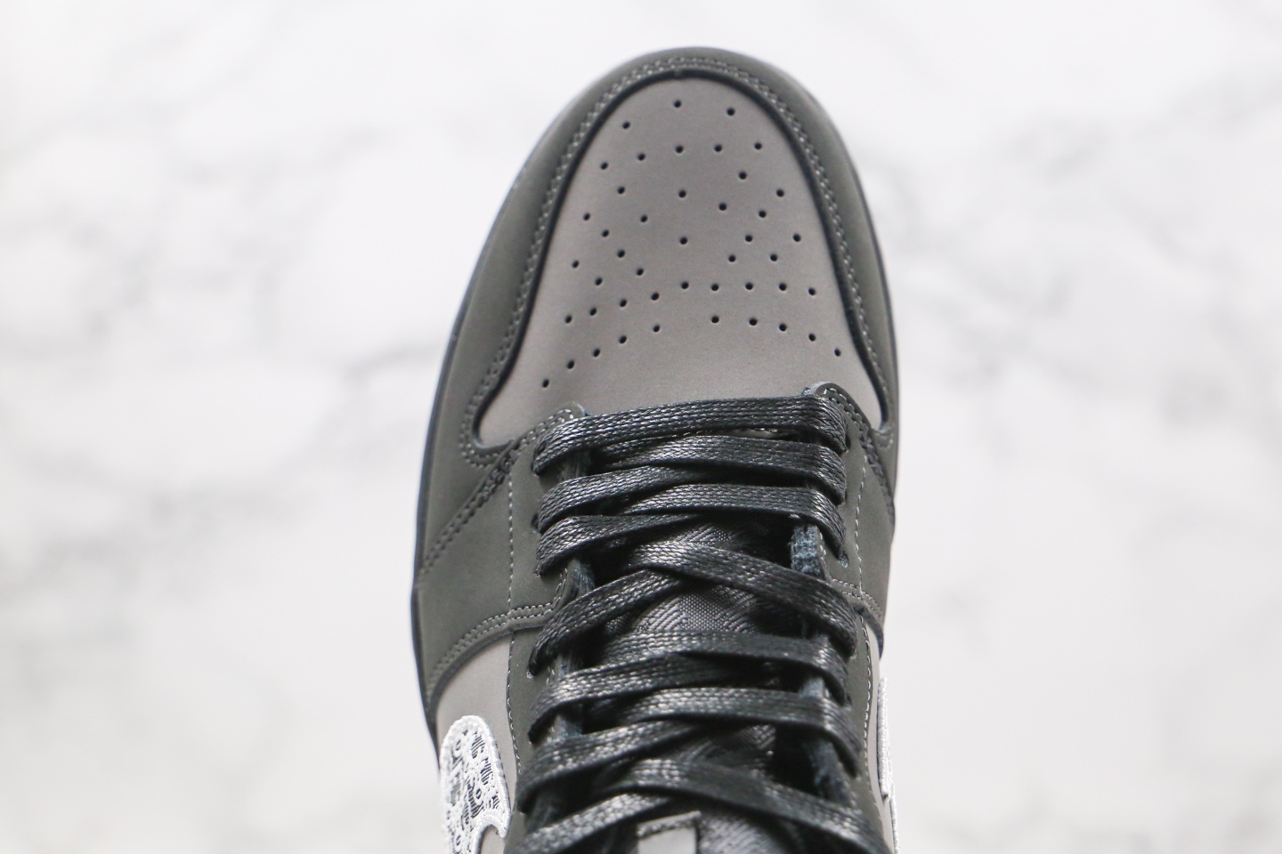 320 AJ1 Dior x Air Jordan 1 AJ1 迪奥联名作为今年级别最高的联名鞋款