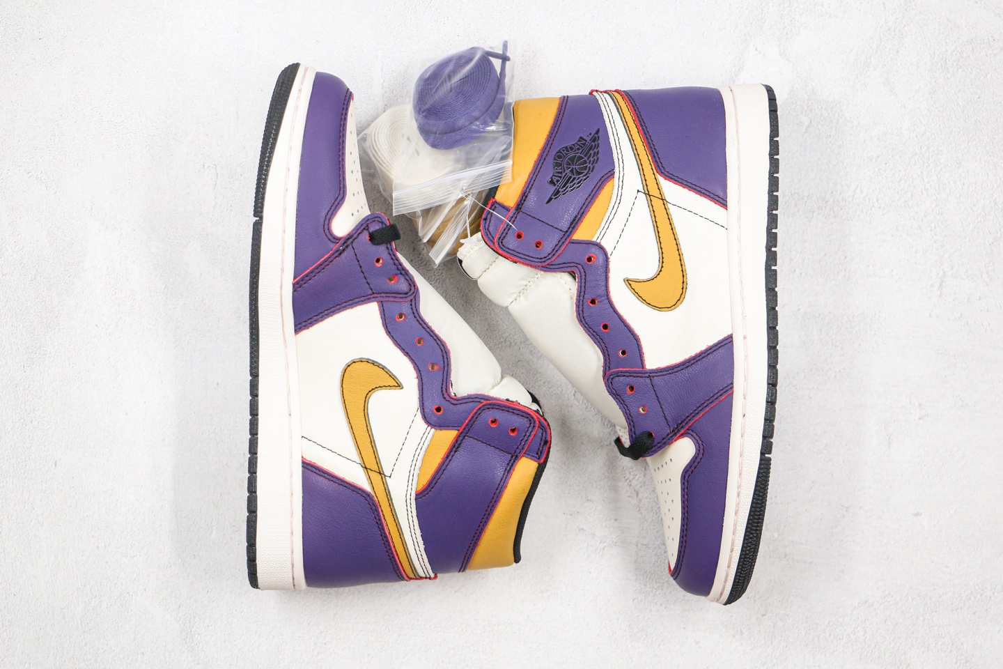 320 刮刮乐 Nike SB x Air Jordan 1 Retro High OG “Court Purple” 湖人 「刮刮乐」CD6578-507