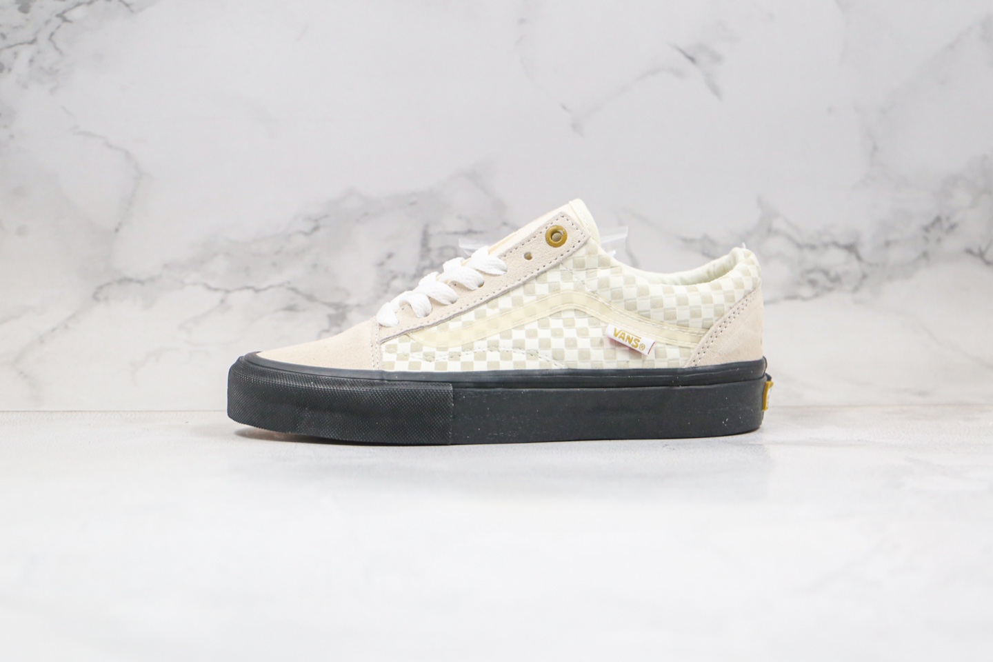 150 万斯 Vans OLD SKOOL PRO  Lizzie Armanto情侣鞋 YH06