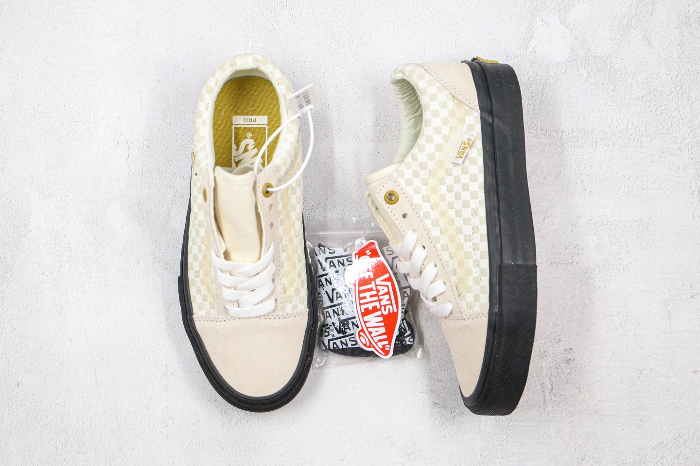 150 万斯 Vans OLD SKOOL PRO  Lizzie Armanto情侣鞋 YH06