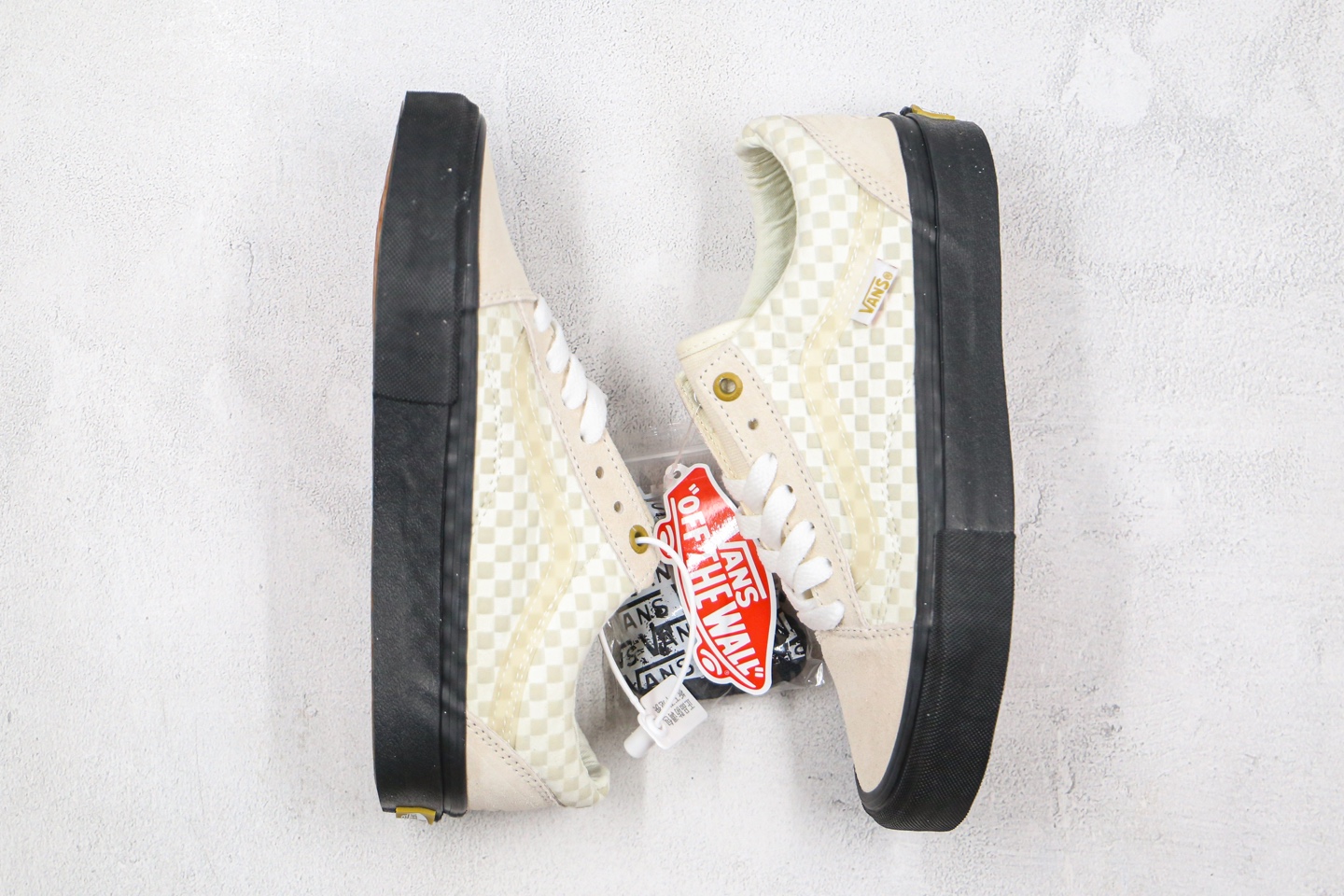 150 万斯 Vans OLD SKOOL PRO  Lizzie Armanto情侣鞋 YH06
