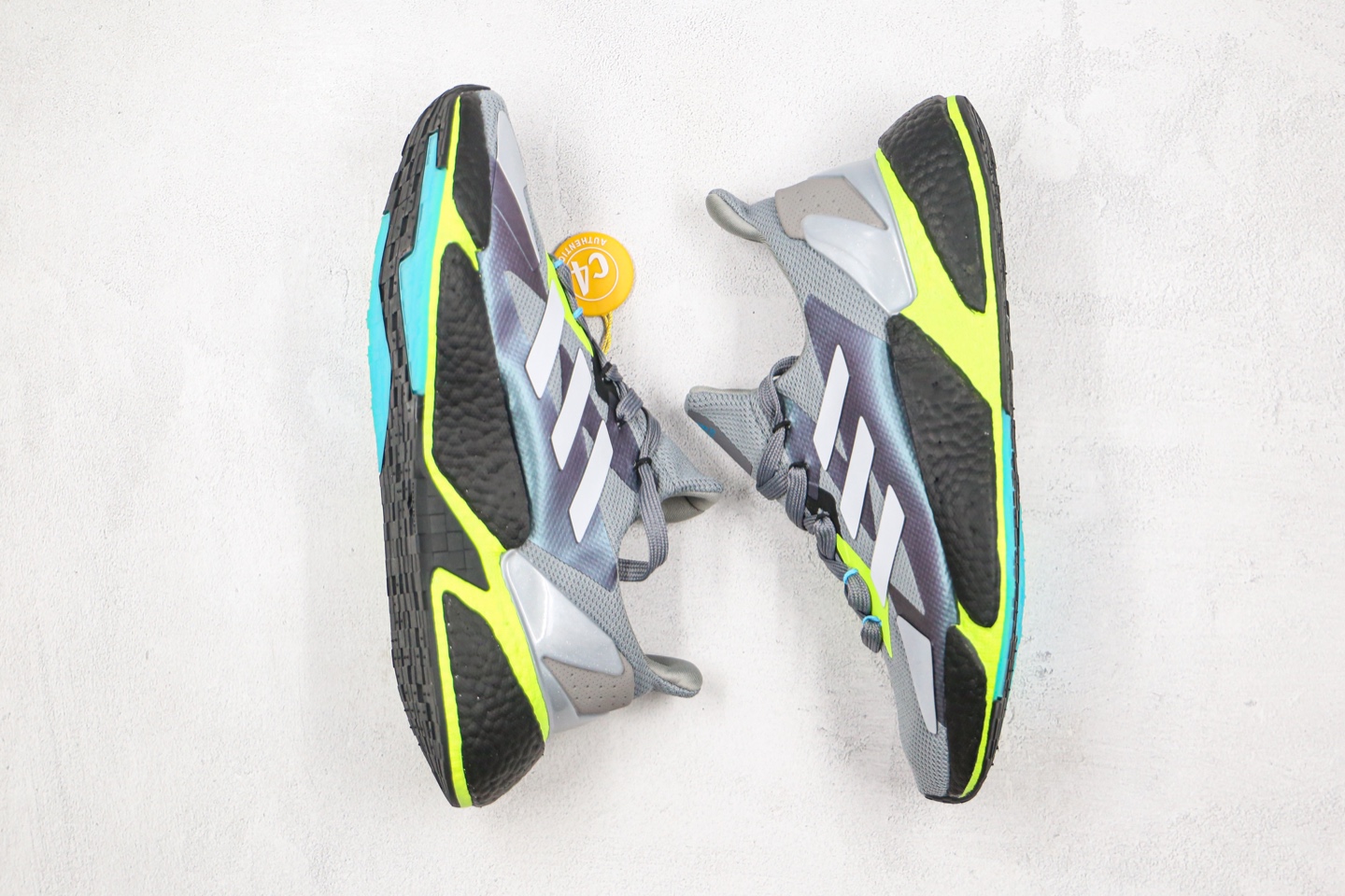 250 阿迪 真爆 X9000L4  爆米花跑鞋 Adidas  Boost 整体造型极具速度感 FW8385