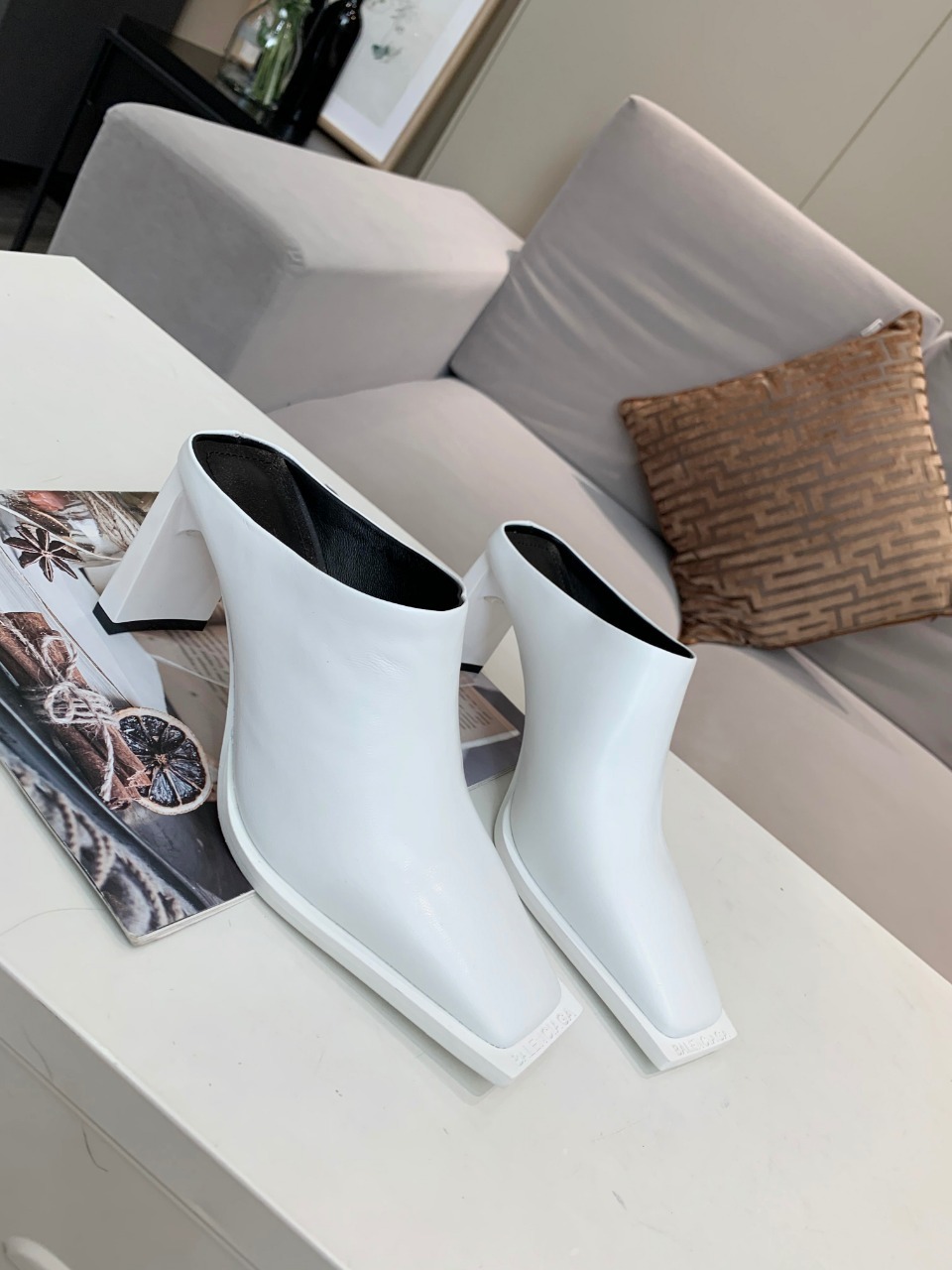 BALENCIAGA巴黎世家2020