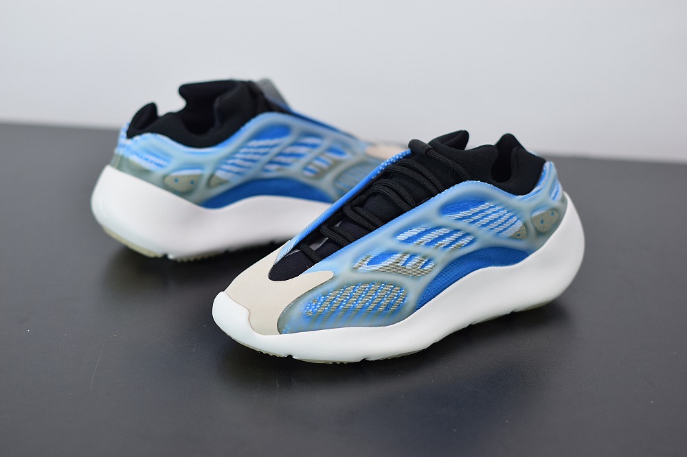 顶级纯原 Yeezy 700v3 “Azareth”极光复古老爹鞋 G54850