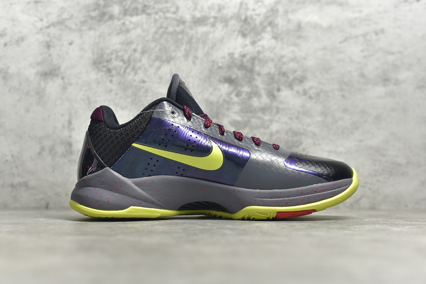 KOBE5鞋码39-46偏小0.5灭