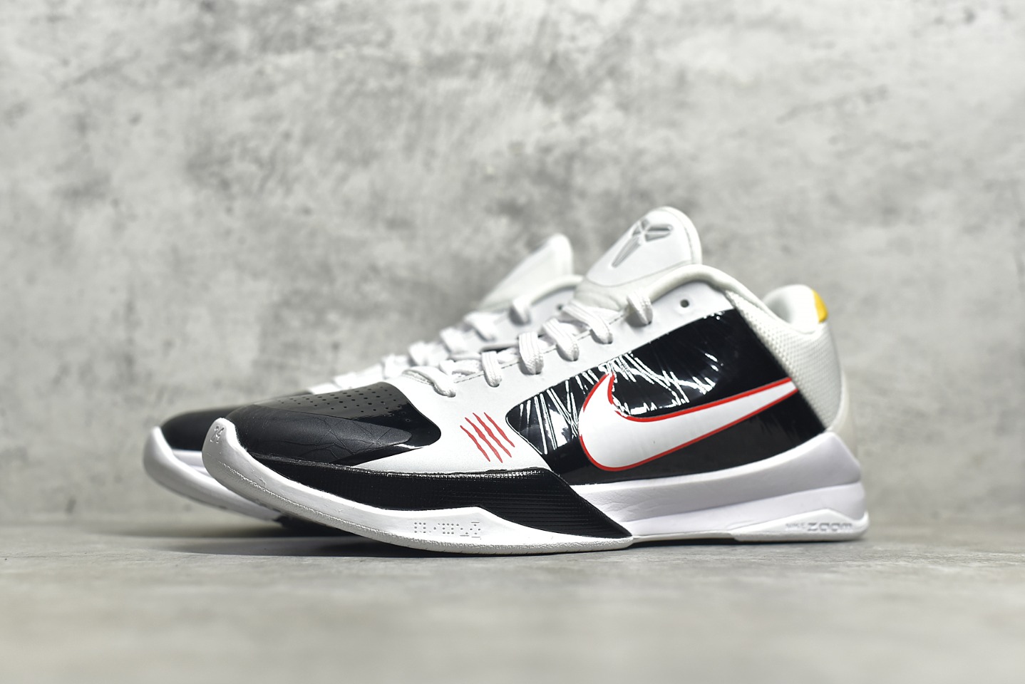 KOBE5鞋码39-46偏小0.5灭