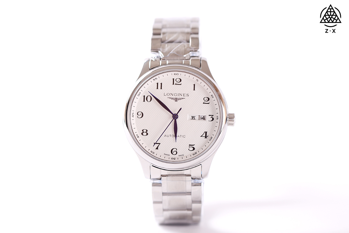 K5  浪琴  Longines 名匠系列 男士腕表 全自动机械机芯 316L精钢表壳 蓝宝石玻璃镜面 精钢表带 直径39mm厚10mm 中鑫实拍 这款腕表不仅适合刚刚步入职场的年轻人佩戴,长期佩戴也不失为一款简单中蕴含着优雅品位的上选。