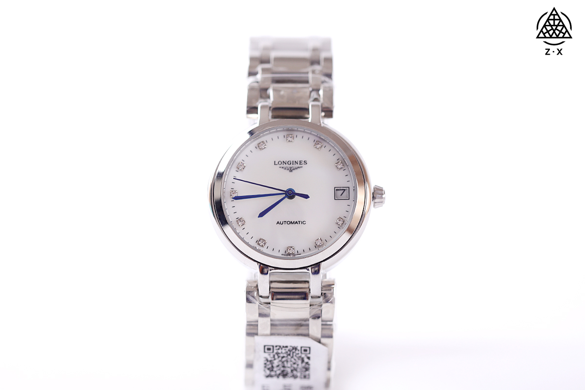 L0  浪琴  Longines 心月系列 全自动机械女士腕表 316L精钢表壳 矿物质玻璃镜面 原装进口机芯 散珠表带 直径34mm厚9mm 这款腕表没有复杂的功能,精致却不浮夸,简单有气质，因此也受到众多女性的青睐