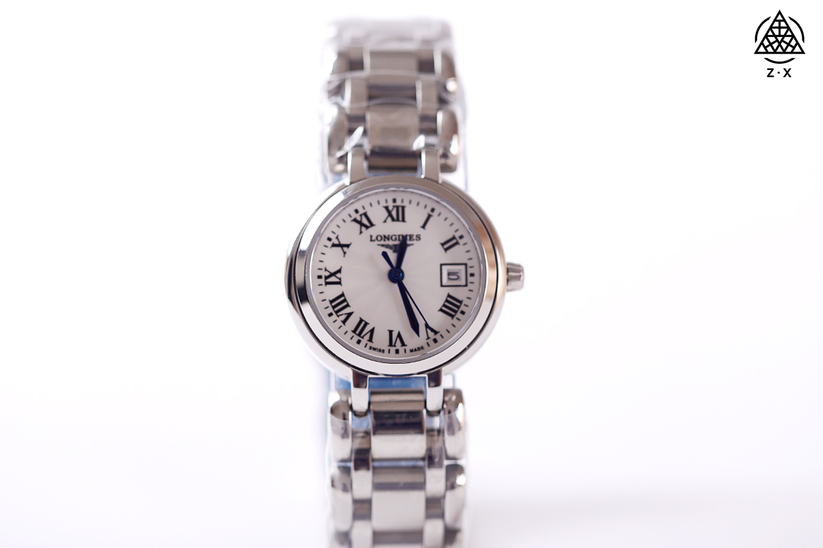 J0  浪琴 Longines 心月系列石英表女钢壳钢带，蓝宝镜面．佩戴一款适合自己的手表是很重要的社交搭配。你值得拥有