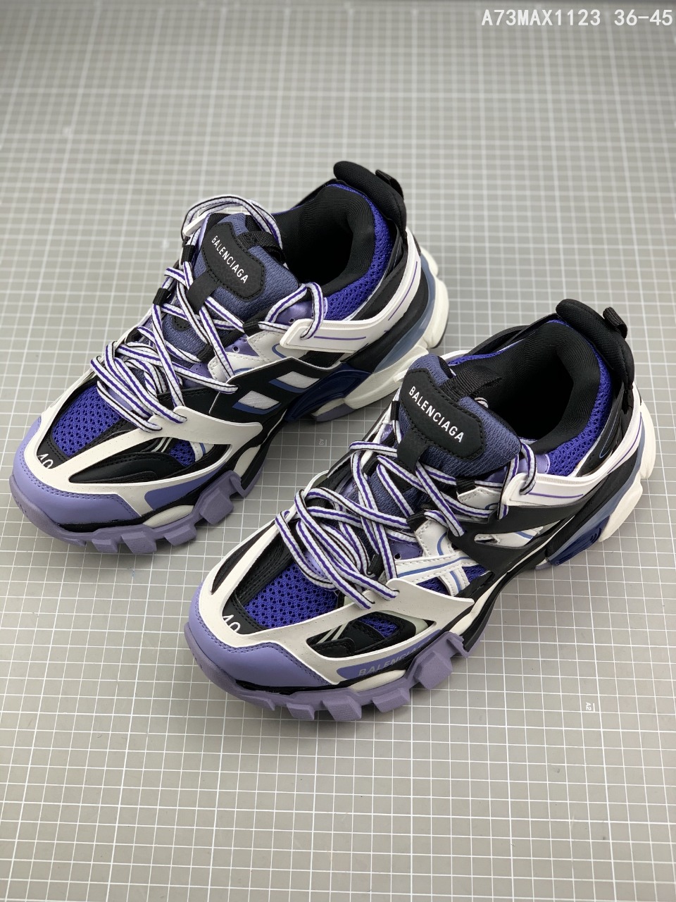 巴黎世家 Balenciaga 3 0老爹鞋balenciaga3 0 Track 2 Open Sneaker 巴世黎家3 0 三户代外概念鞋 鞋采面用176块部组件成 整双鞋从子头尾到难度极高