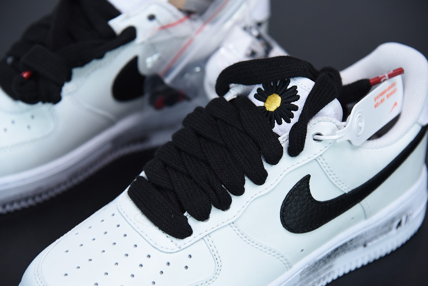 NK Air Force 1 白色权志龙 雏菊 2.0 做旧油墨刮刮乐休闲运动板鞋 货号:DD3223-100