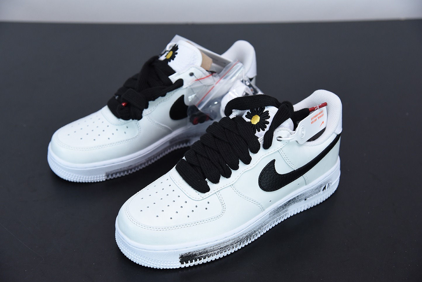 NK Air Force 1 白色权志龙 雏菊 2.0 做旧油墨刮刮乐休闲运动板鞋 货号:DD3223-100