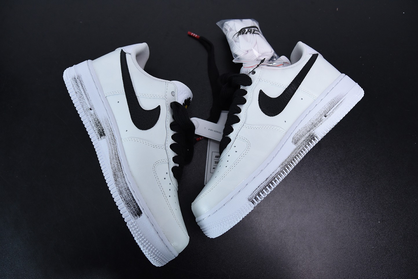 NK Air Force 1 白色权志龙 雏菊 2.0 做旧油墨刮刮乐休闲运动板鞋 货号:DD3223-100
