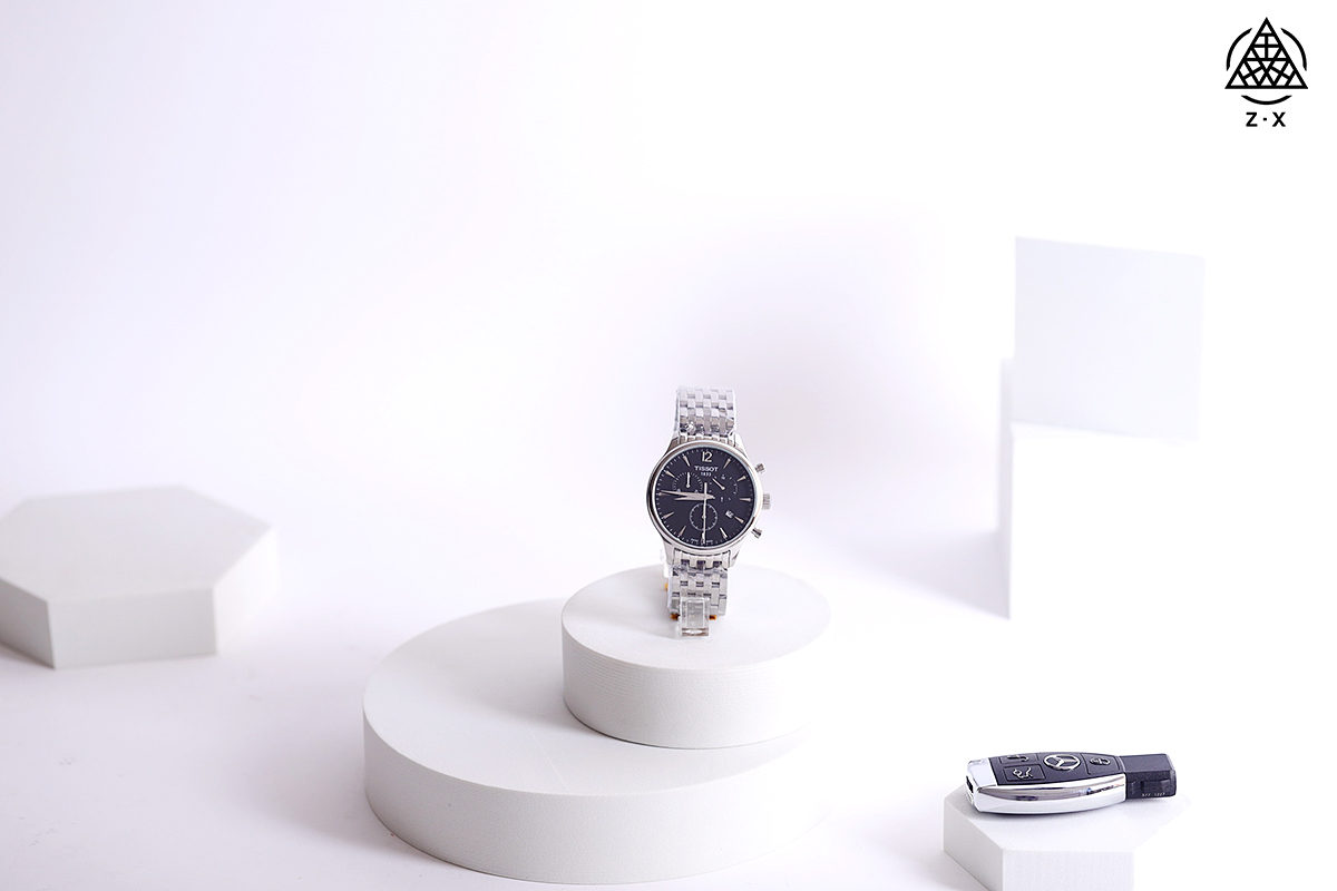 K0   天梭 Tissot 经典款石英火爆登场原装壳套，质量杠杠 品牌  天梭 Tissot 型号 T063俊雅系列 款式男士腕表 机芯原装进口石英 尺寸42mm。 玻璃耐磨玻璃 材料316精钢 表扣折叠扣