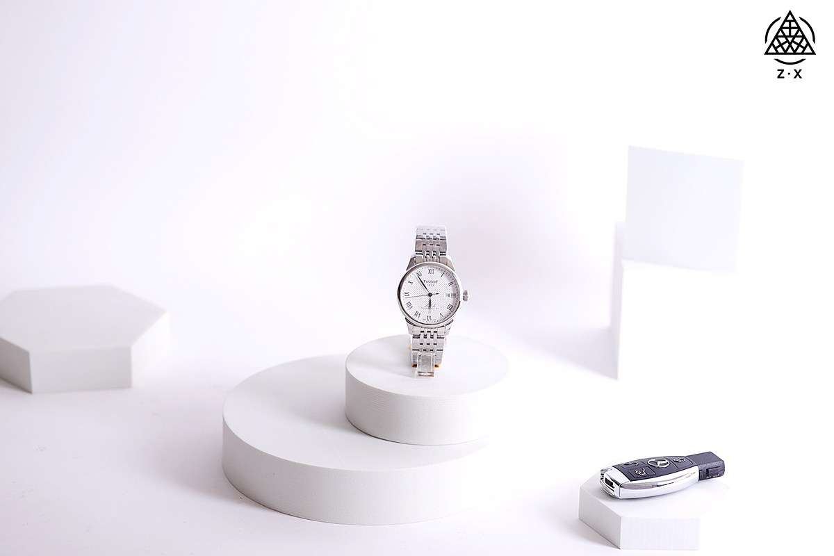 J5   天梭 Tissot 力洛克机械表 品牌  天梭 Tissot 型号 T41 款式男士腕表 机芯全自动机械 尺寸40mm 玻璃蓝宝石玻璃 材料316精钢 表扣原装蝴蝶扣