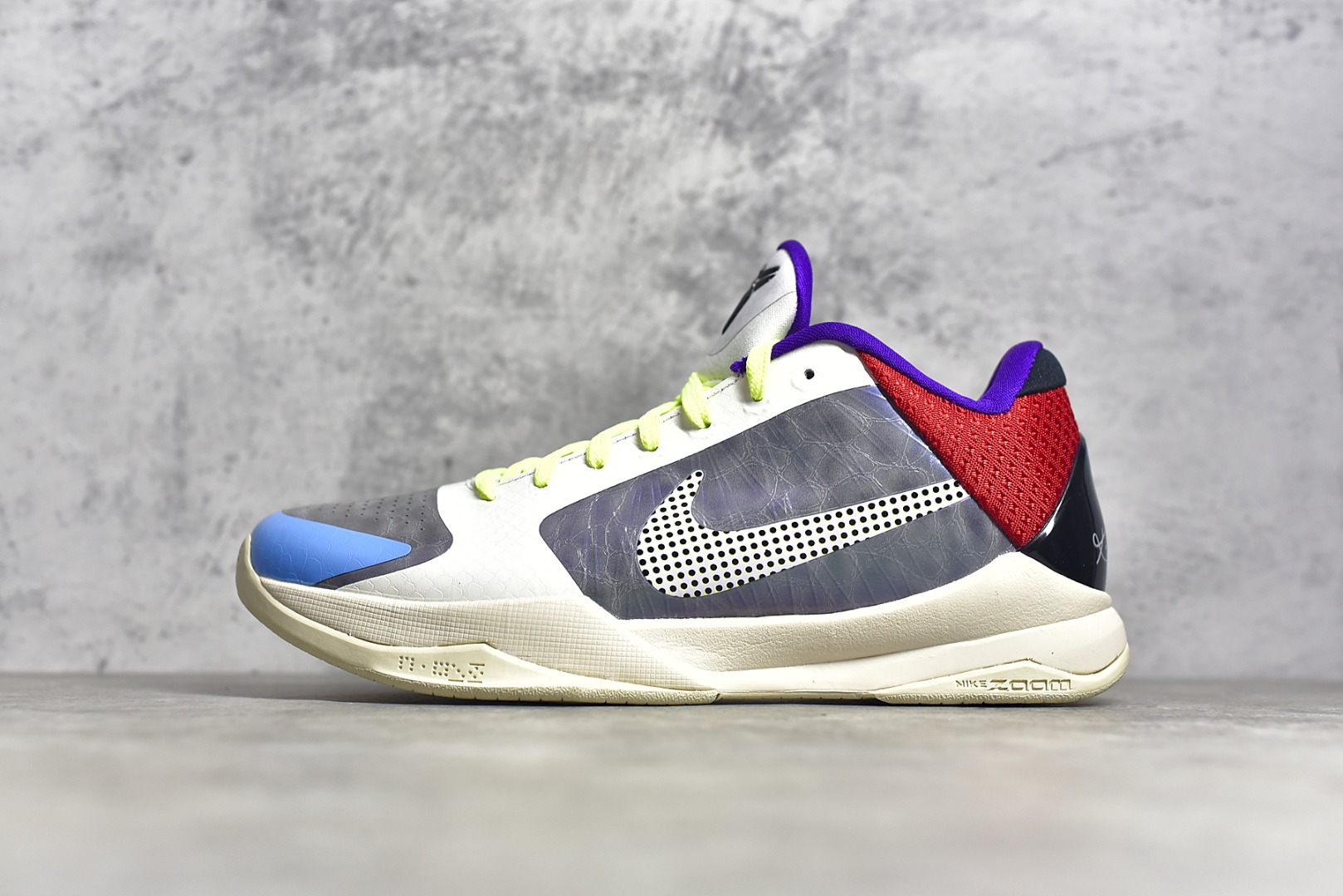 KOBE5鞋码39-46偏小0.5灭