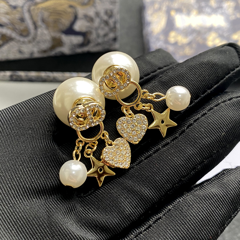 New DIOR Tribales Asymmetric Earrings: Single Cultured Pearl with Pavé Cap 10 o 1f176lv3td8cvae116d19011fbln