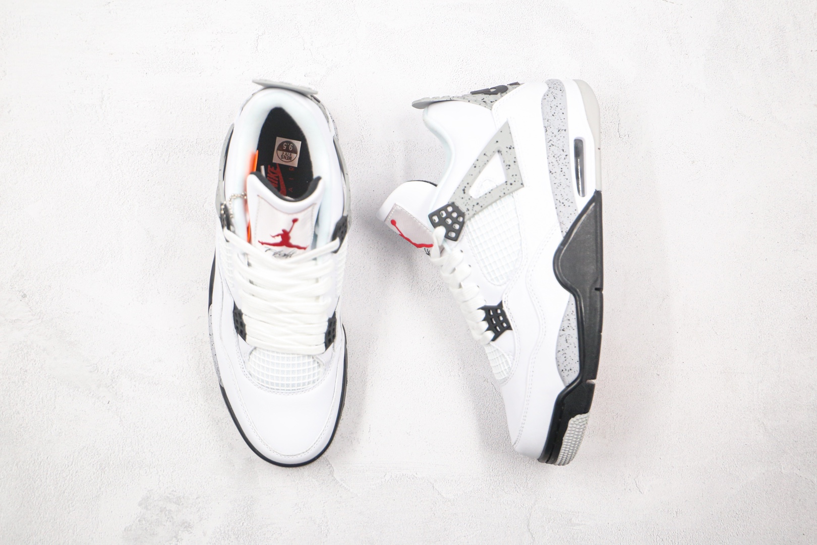 H0  纯原 乔丹 AJ4 Air Jordan 4 水泥灰黑色 皮质一摸就知道品质用料很好 4代正确鞋型 原厂定制头层磨砂皮料 正确侧边tu材料卡色市面正确鞋舌立体高频 渠道正品网格大小 内置原厂气垫 后置立体LOGO可随意对比正品细节