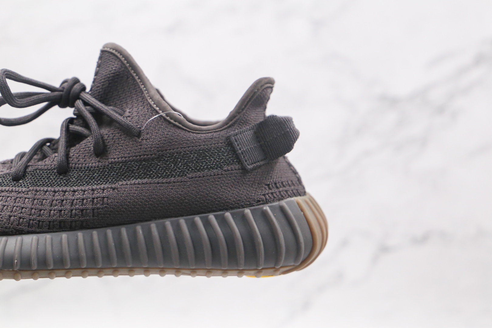 椰子 350 V2 A版 黑生胶侧透满天星运动鞋