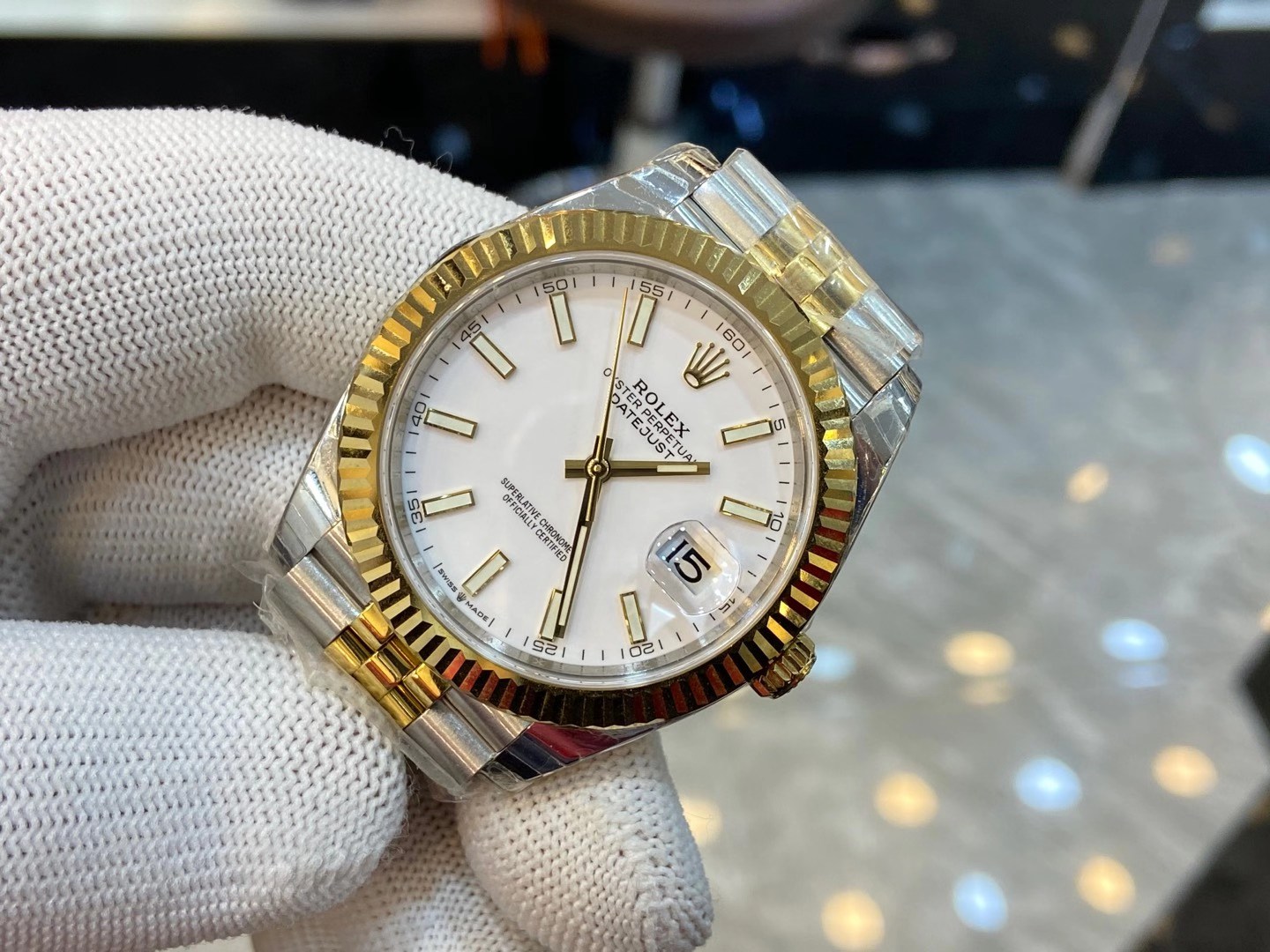 Rolex 劳力士最美白日志41mm表径 体现着独立自信的魅力 追求完美，成就非凡