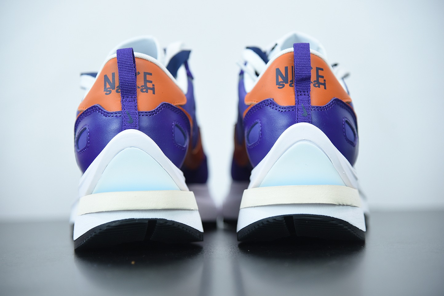 Sacai X NK Vaporwaffle 华夫三代3.0 走秀 重磅联名合作款运动跑鞋   货号：DD1875-200