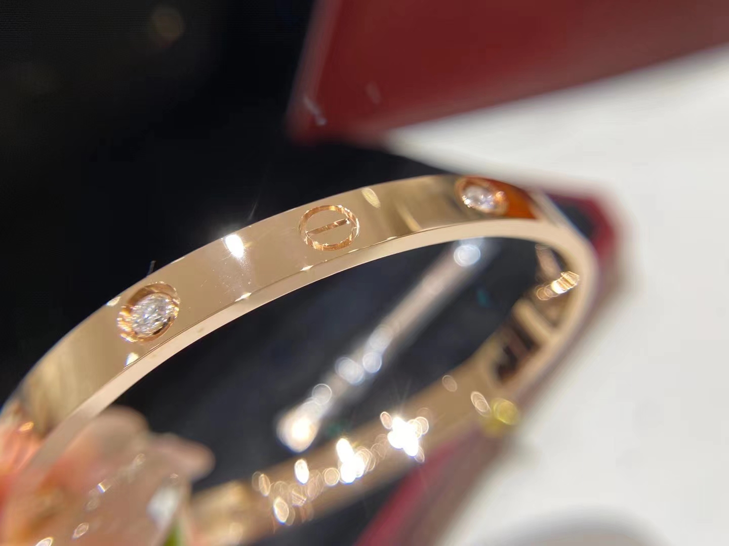 Classic Four-Diamond Couple's Bracelet - Comprehensive