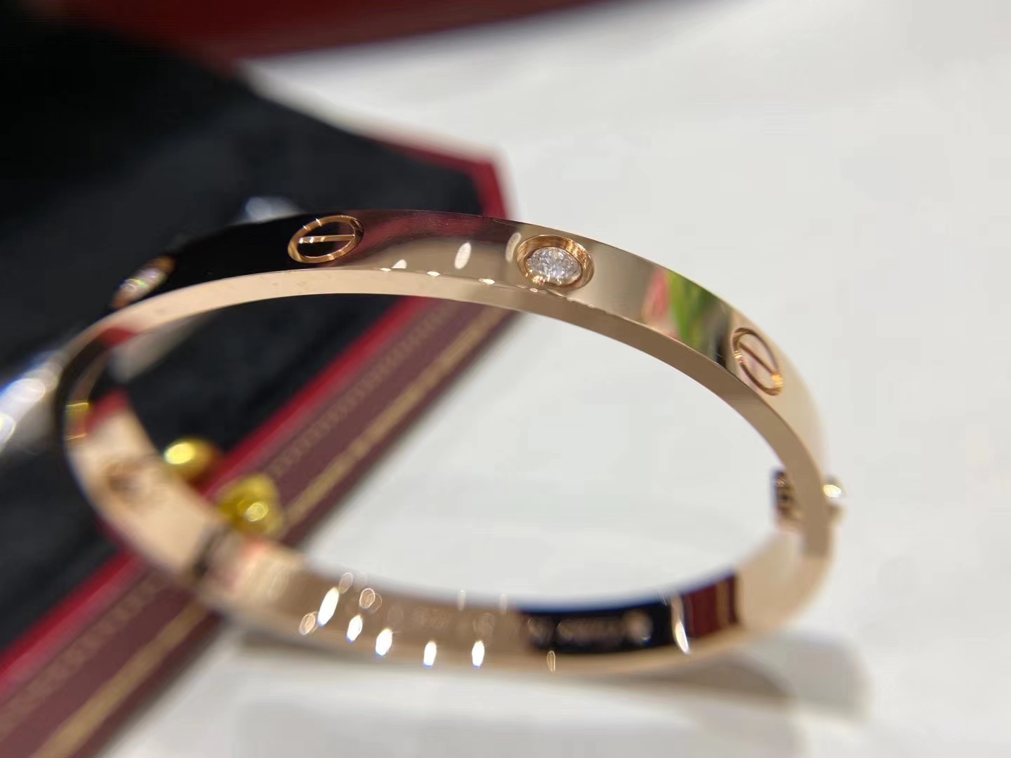 Classic Four-Diamond Couple's Bracelet - Comprehensive 2