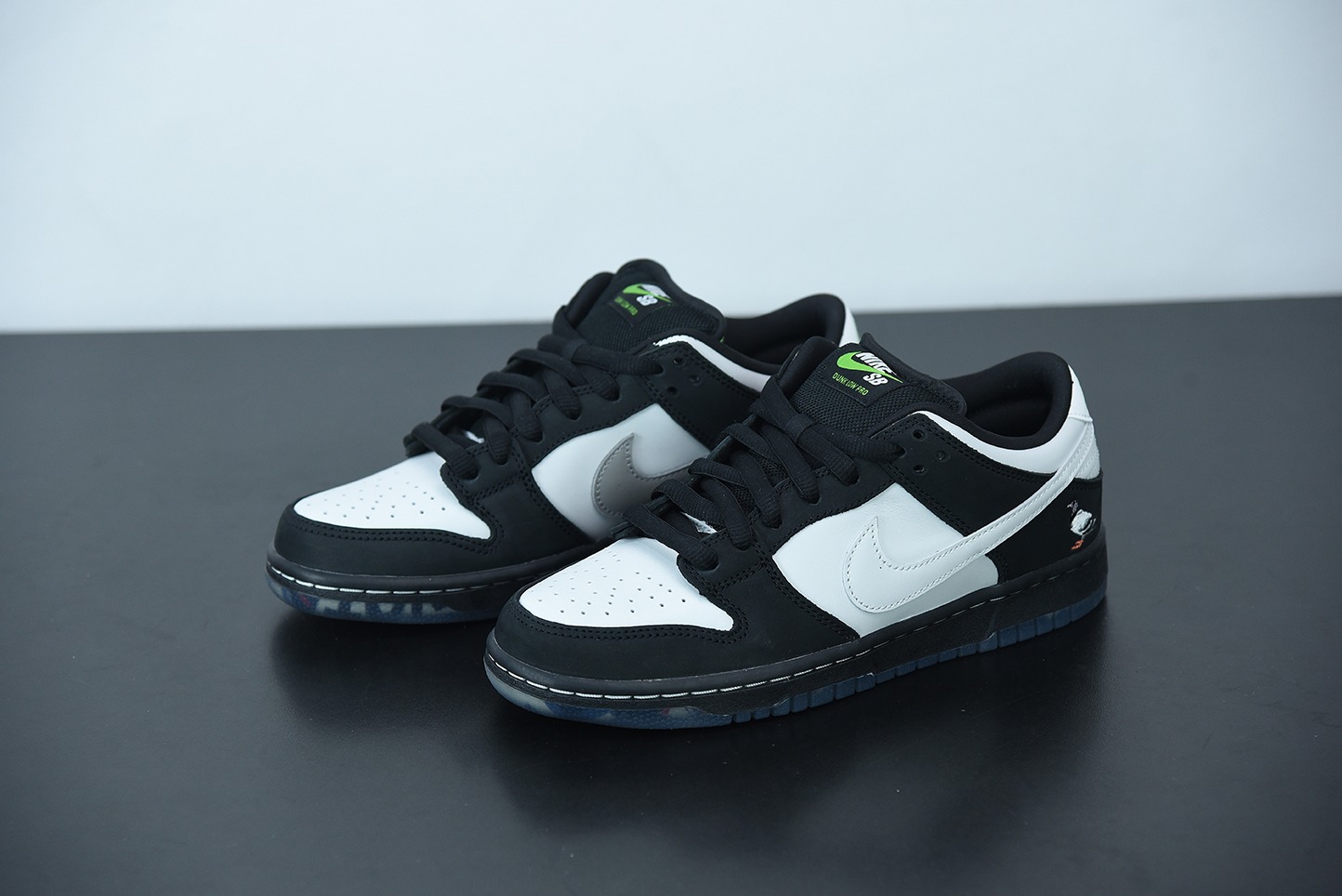 Nk Dunk Low x x Staple 联名 SB 低帮滑板鞋 黑白鸽子  货号：BV1310-013