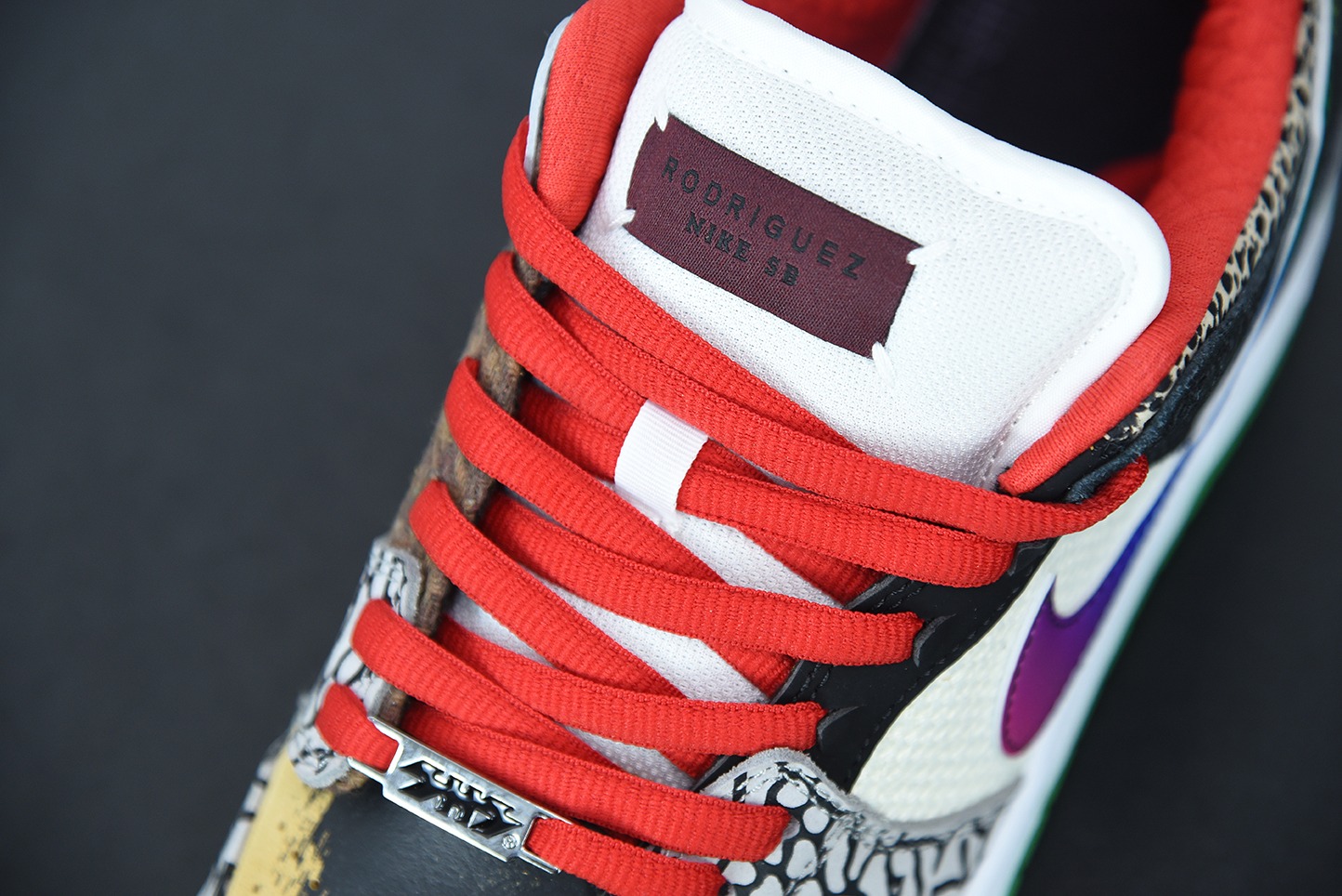 NK SB Dunk Low " What The Paul " 彩色拼接 不对称鸳鸯低帮运动鞋 货号:CZ2239-600