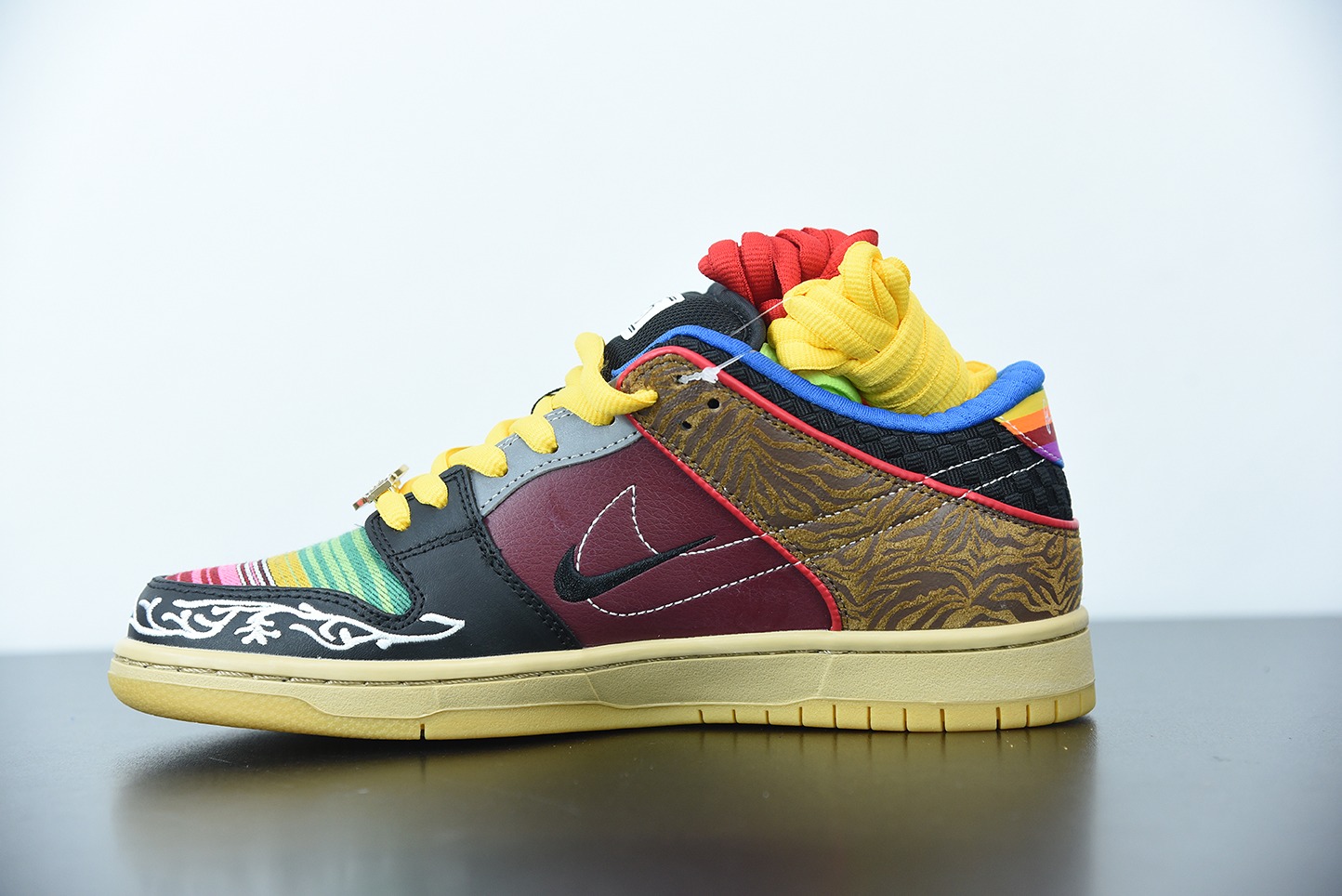 NK SB Dunk Low " What The Paul " 彩色拼接 不对称鸳鸯低帮运动鞋 货号:CZ2239-600