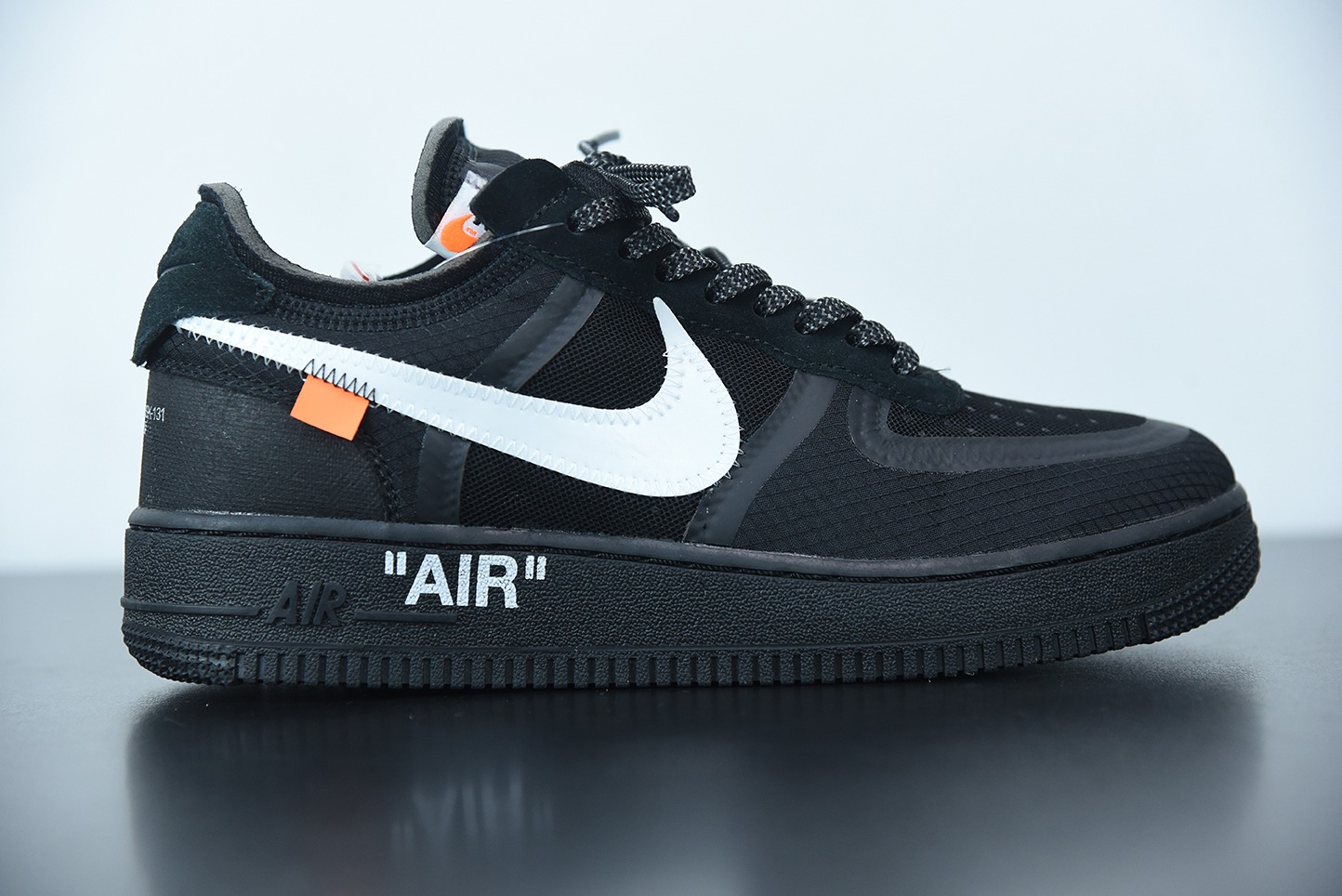 Off-White x Nike Air Force 1 Low "空军OW黑白，货号：AO4606 001 尺码 40-47.5