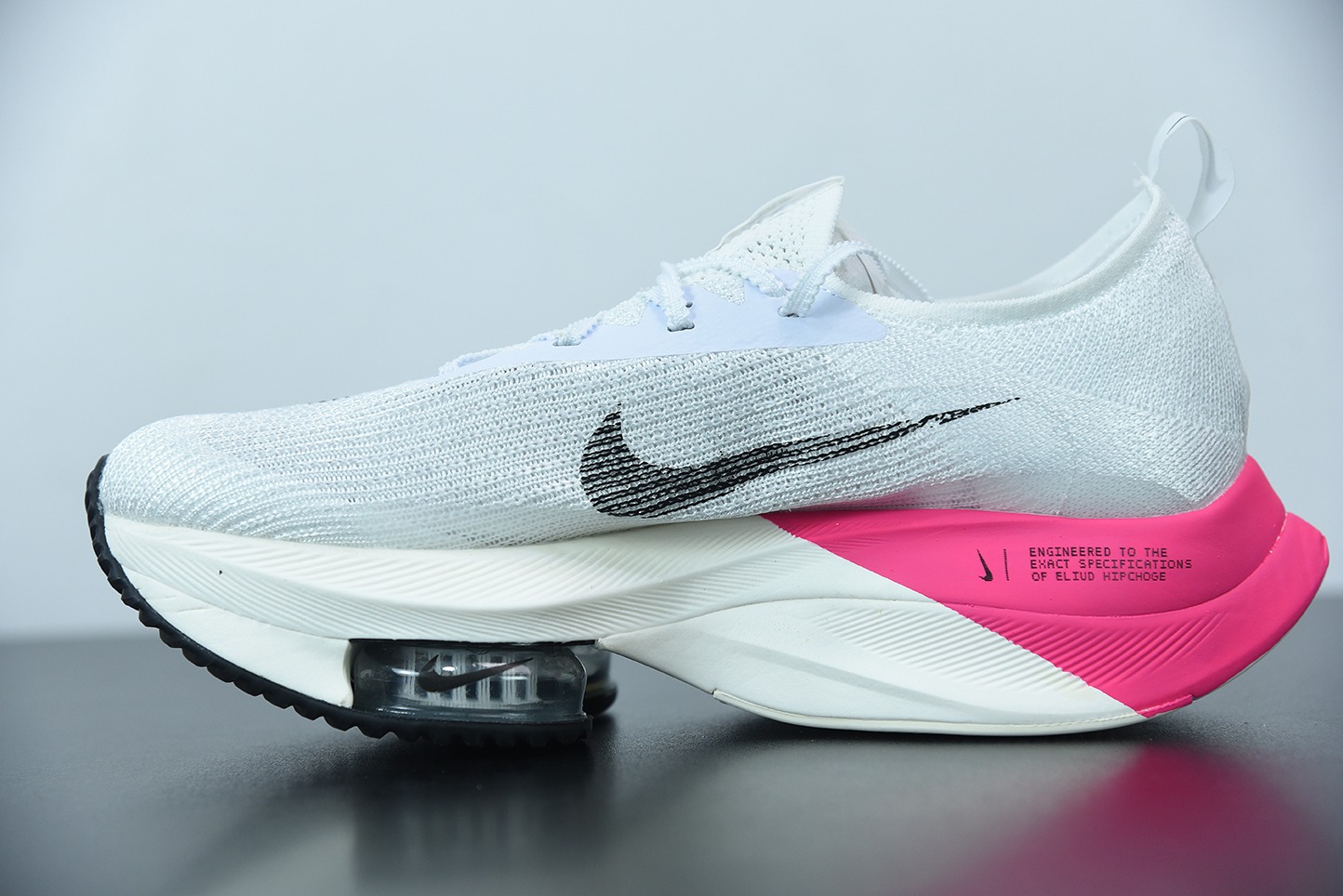 NK Air Zoom Alphafly NEXT%气垫马拉松 粉白男女同款运动鞋 货号：DD8877-100