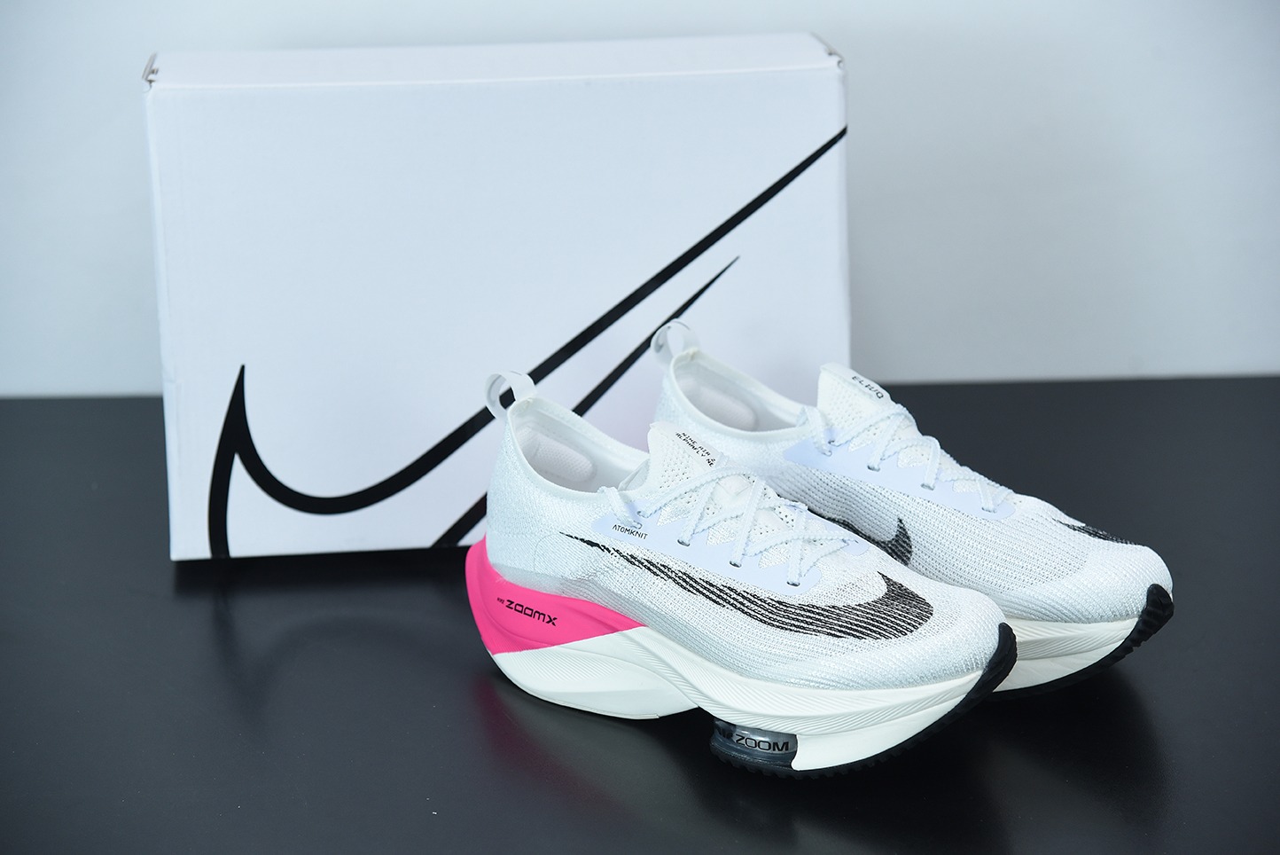 NK Air Zoom Alphafly NEXT%气垫马拉松 粉白男女同款运动鞋 货号：DD8877-100