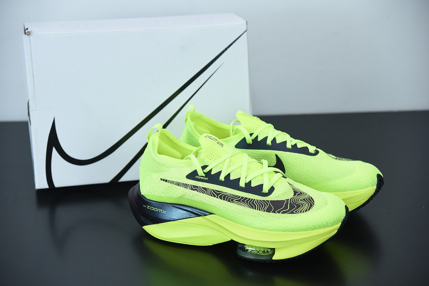 NK Air Zoom Alphafly NEXT%气垫马拉松 黑绿男女同款运动鞋 货号：DC5238-702