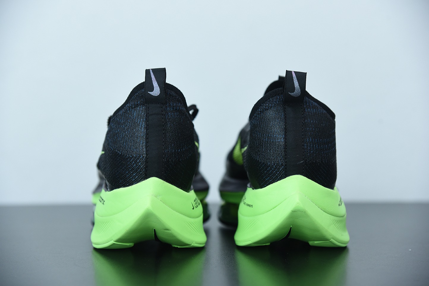 NK Air Zoom Alphafly NEXT%气垫马拉松 黑绿男女同款运动鞋 货号：CI9925-400