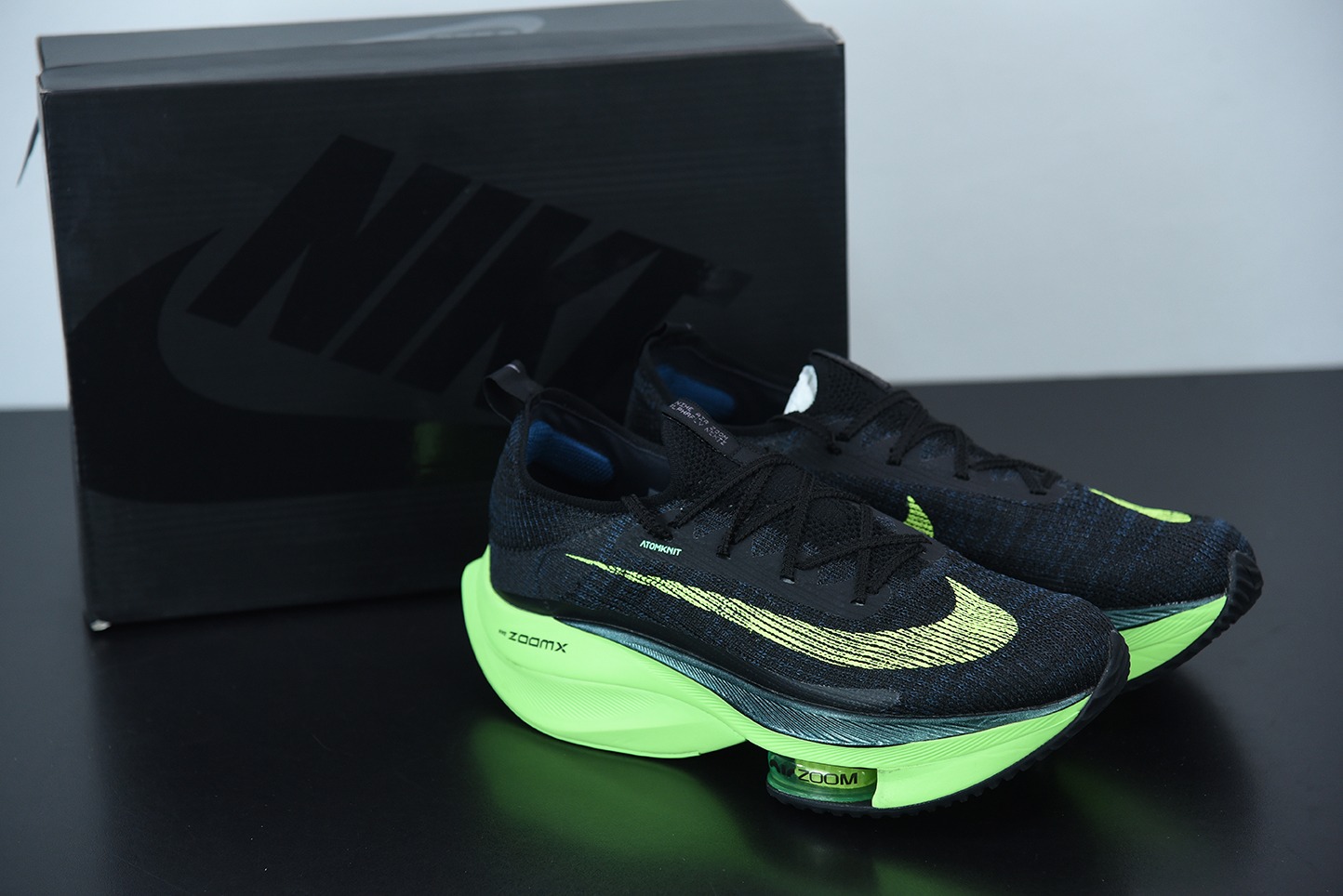 NK Air Zoom Alphafly NEXT%气垫马拉松 黑绿男女同款运动鞋 货号：CI9925-400