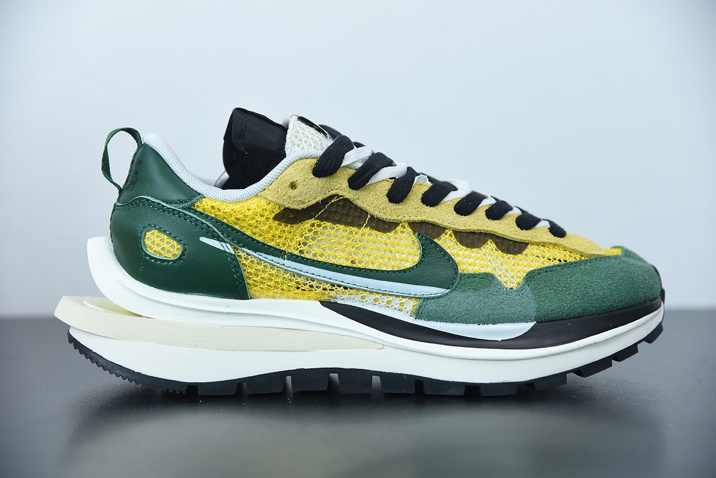 D03G4 纯原Sacai X NIKe regasus vaporrly SP 华夫三代3.0走秀运动跑鞋 货号:CV1363 700