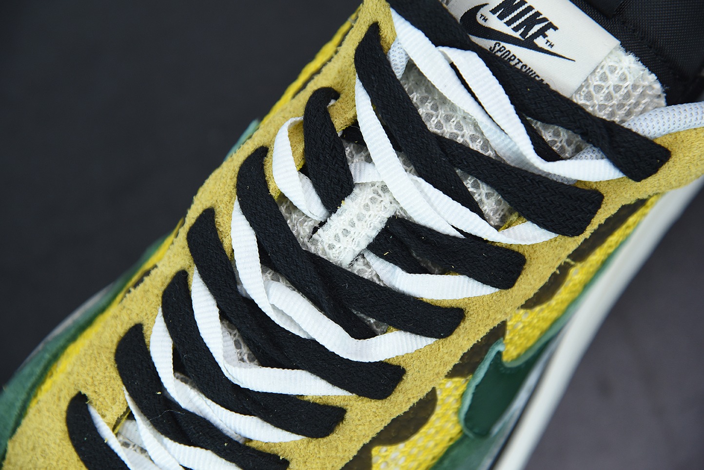D03G4 纯原Sacai X NIKe regasus vaporrly SP 华夫三代3.0走秀运动跑鞋 货号:CV1363 700