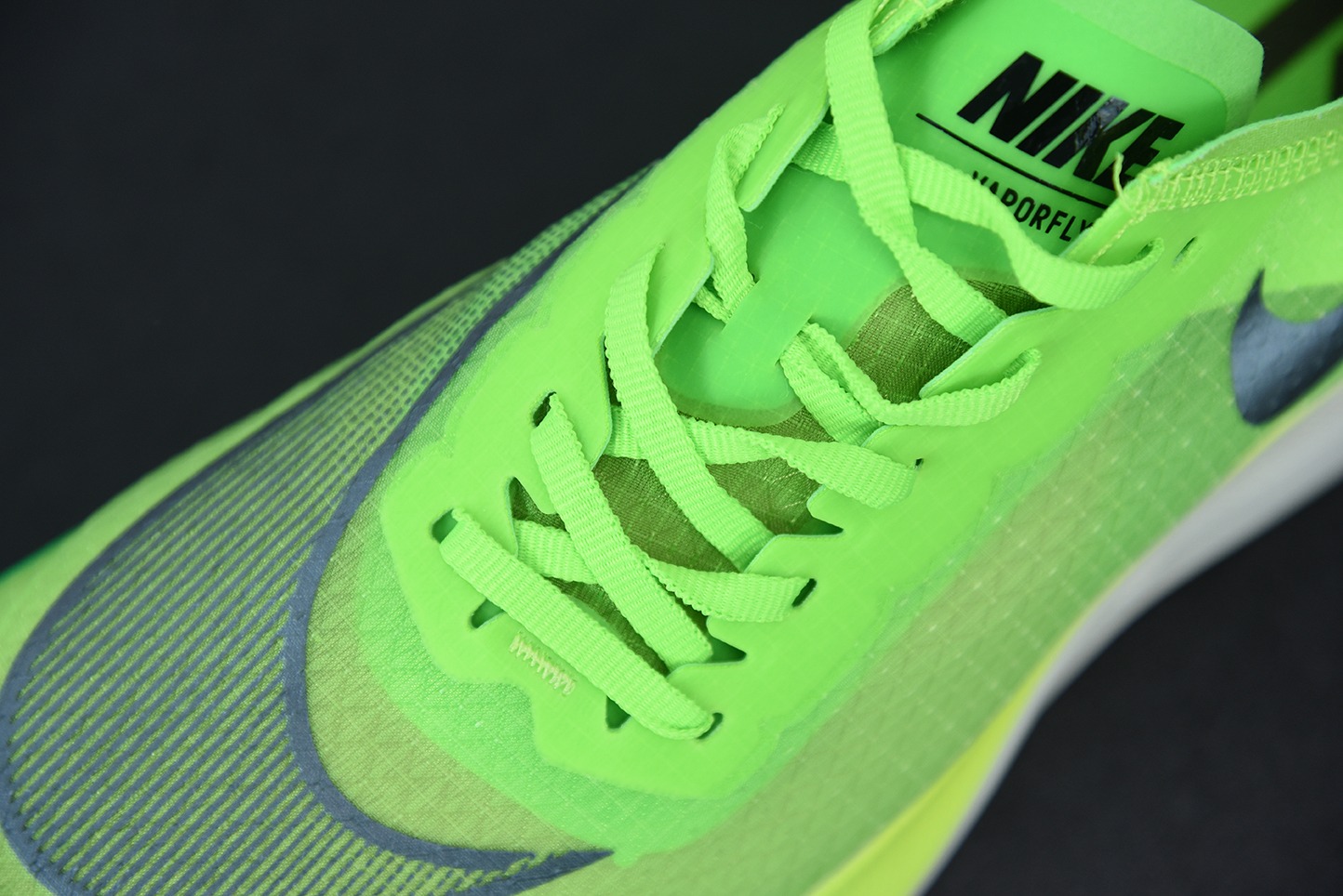 Nk Zoom X Vaporfly Next% 马拉松 半透明 网纱 绿色男女同款运动鞋 货号：AO4568-300