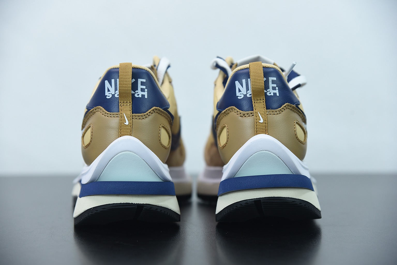 Sacai x VaporWaffle 3.0 华夫3.0走秀款概念休闲运动鞋 货号:DD1875-200