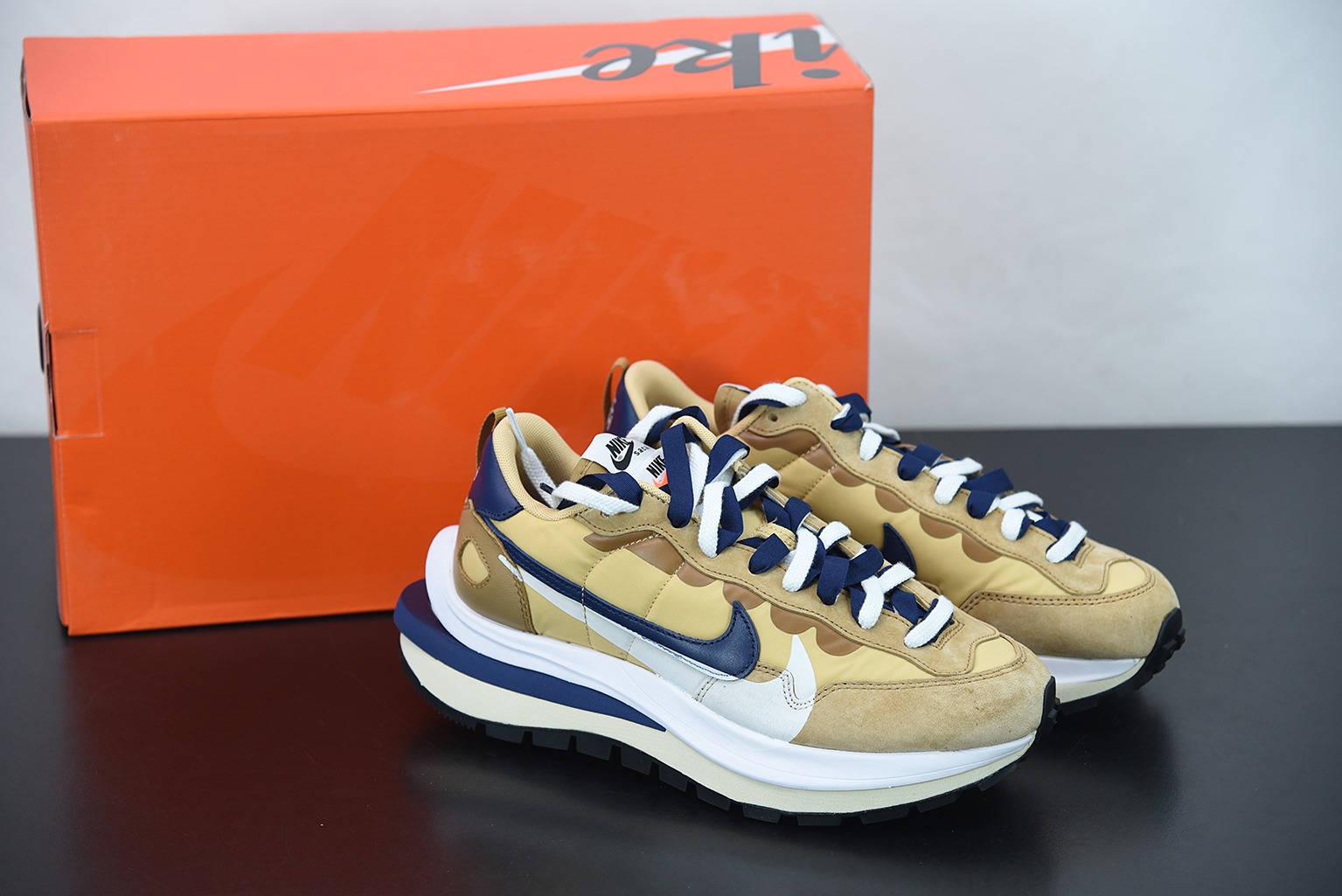 Sacai x VaporWaffle 3.0 华夫3.0走秀款概念休闲运动鞋 货号:DD1875-200