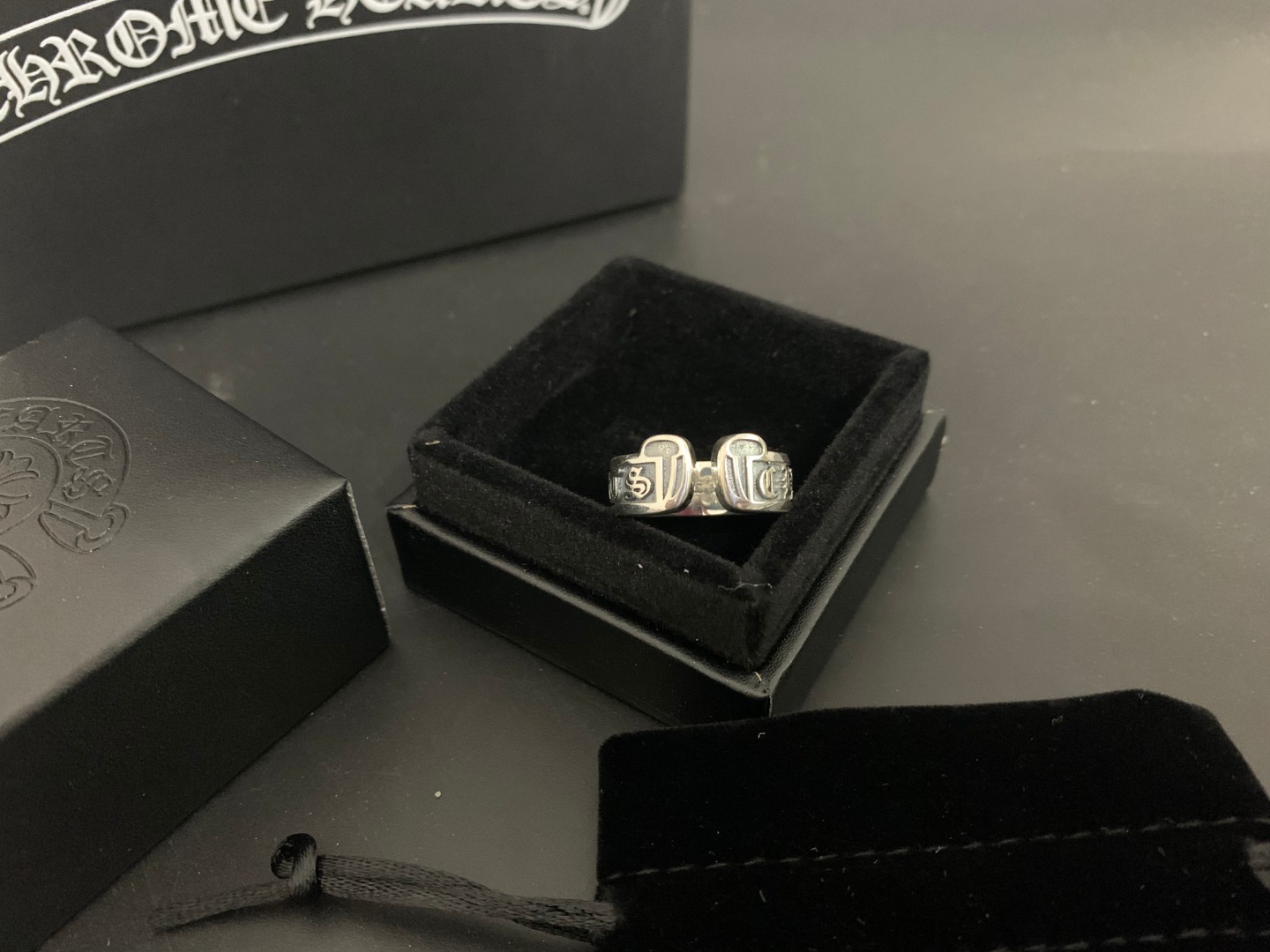 NO:589977,chrome hearts eternity alphabet scroll rings for men and women, fine jewelry, chrome hearts, chrome hearts, ring19860909chrome hearts 克罗心 永恒 字母卷轴男女款戒指,饰品精品,chrome hearts,chrome hearts,ring,Jewelry