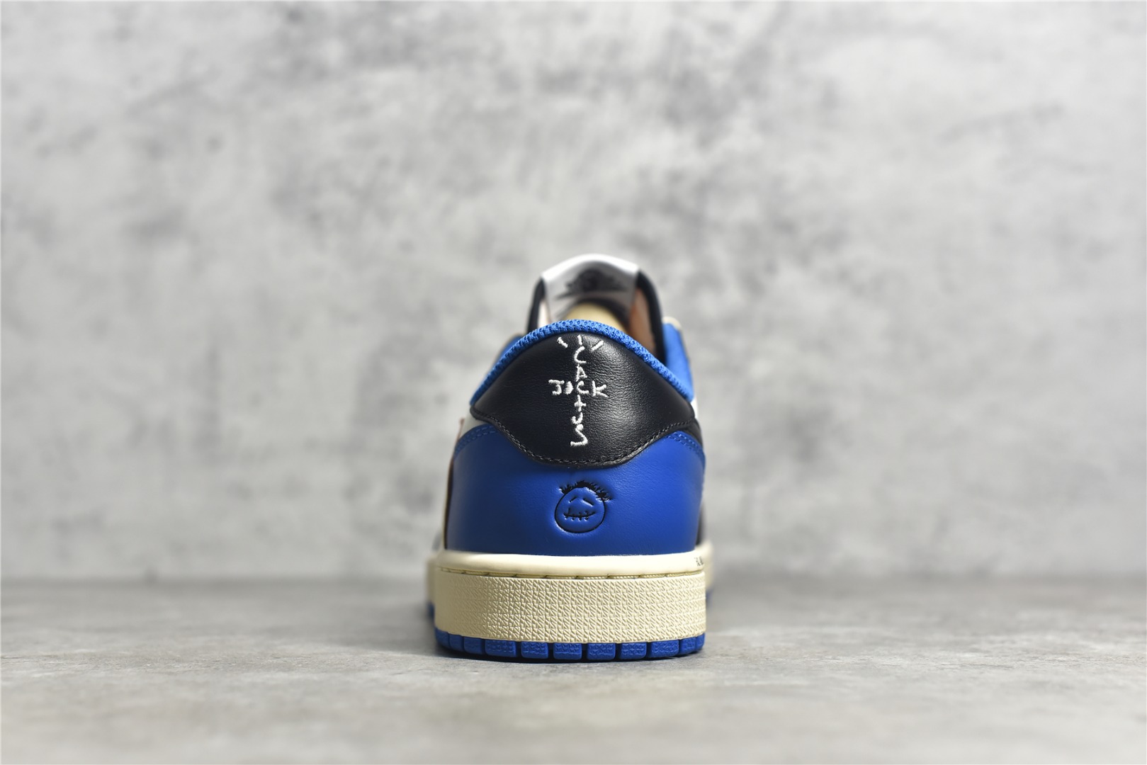 AJLow白蓝倒钩尺码36-47.5总裁PK出品-AirJordan1TravisScottxMilit